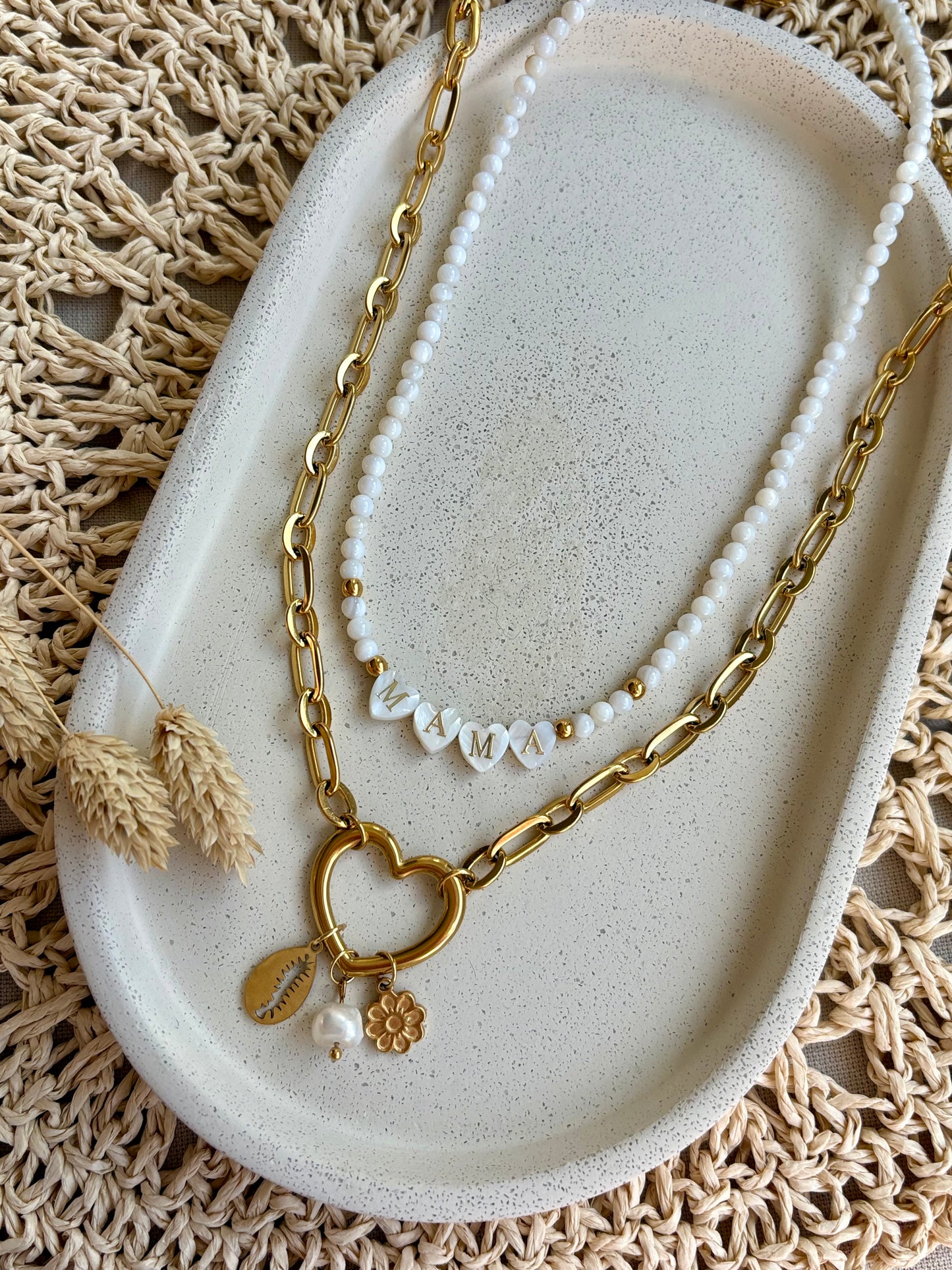 Collier MAMA en coquillage et acier inoxydable