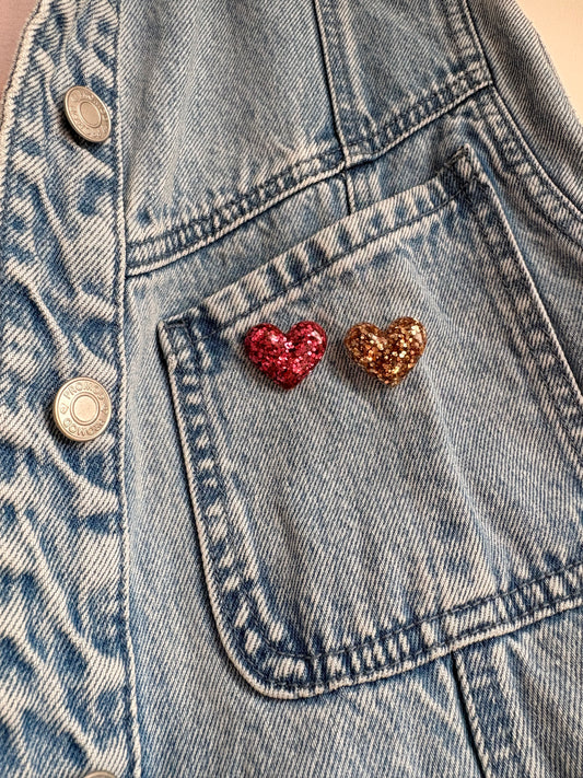 Pins coeur à paillettes en résine fait main