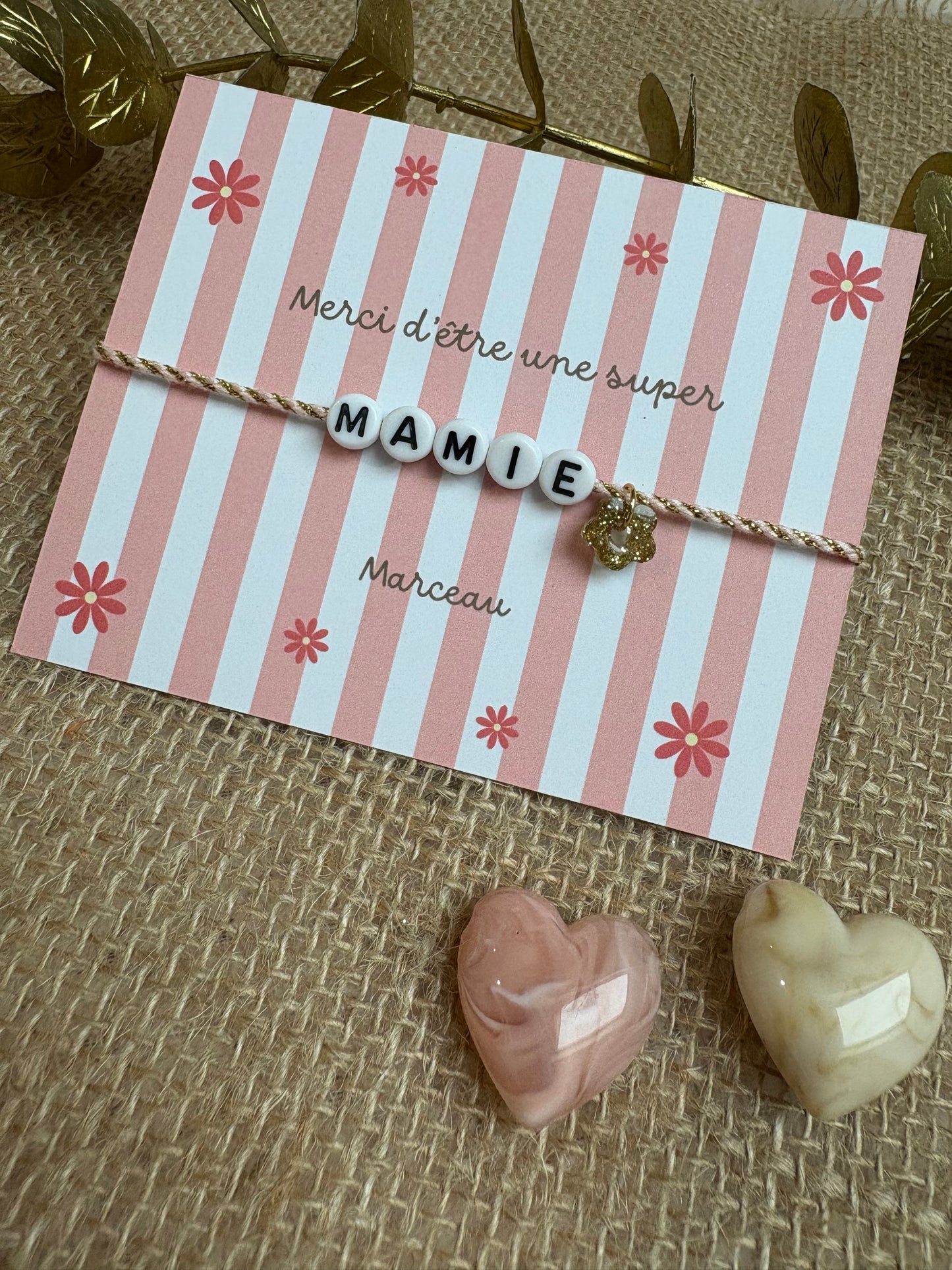 Bracelet et carte personnalisés pour la fête des Mamies