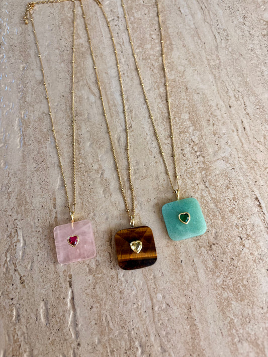 Collier SANDRA pendentif en pierres naturelles et chaîne boule en acier inoxydable