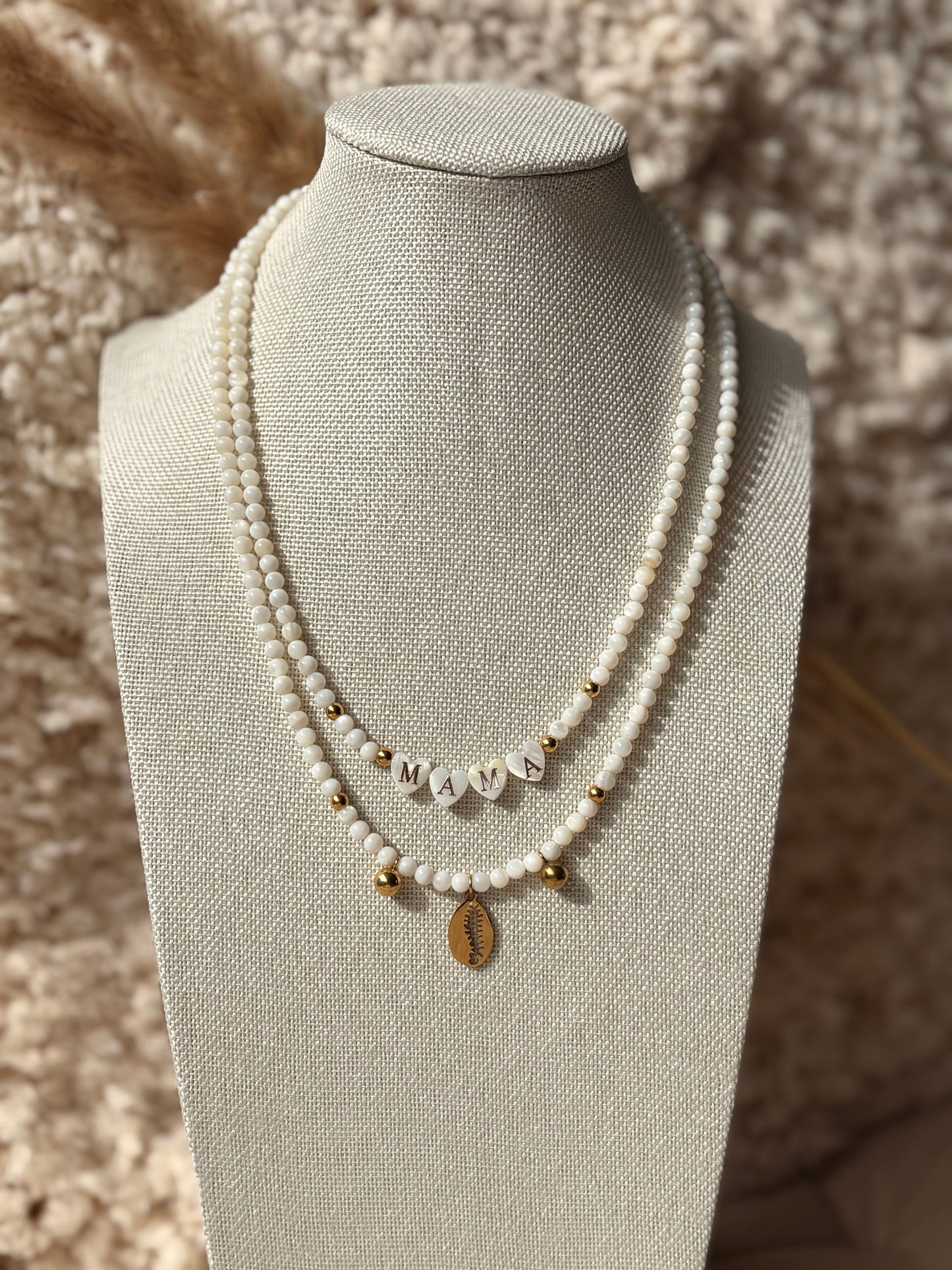 Collier MAMA en coquillage et acier inoxydable
