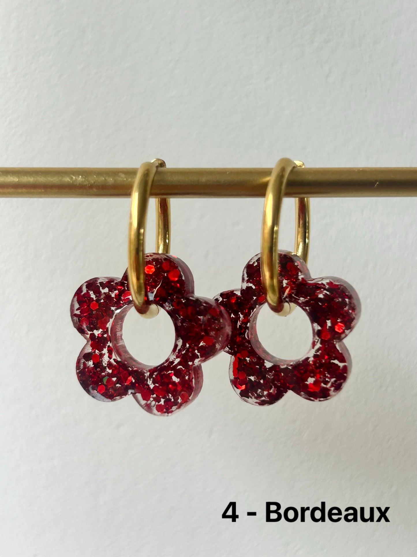 Boucles d’oreilles fleurs pailletées