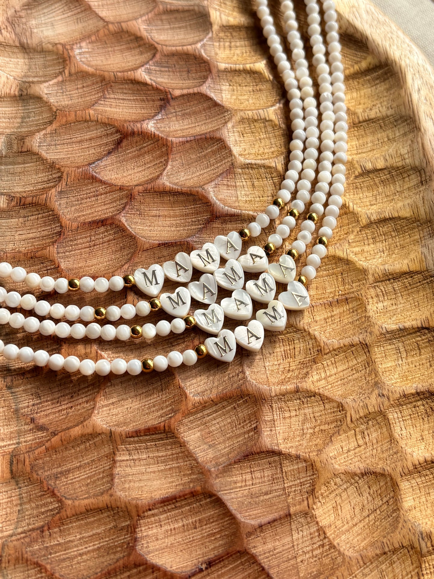 Collier MAMA en coquillage et acier inoxydable
