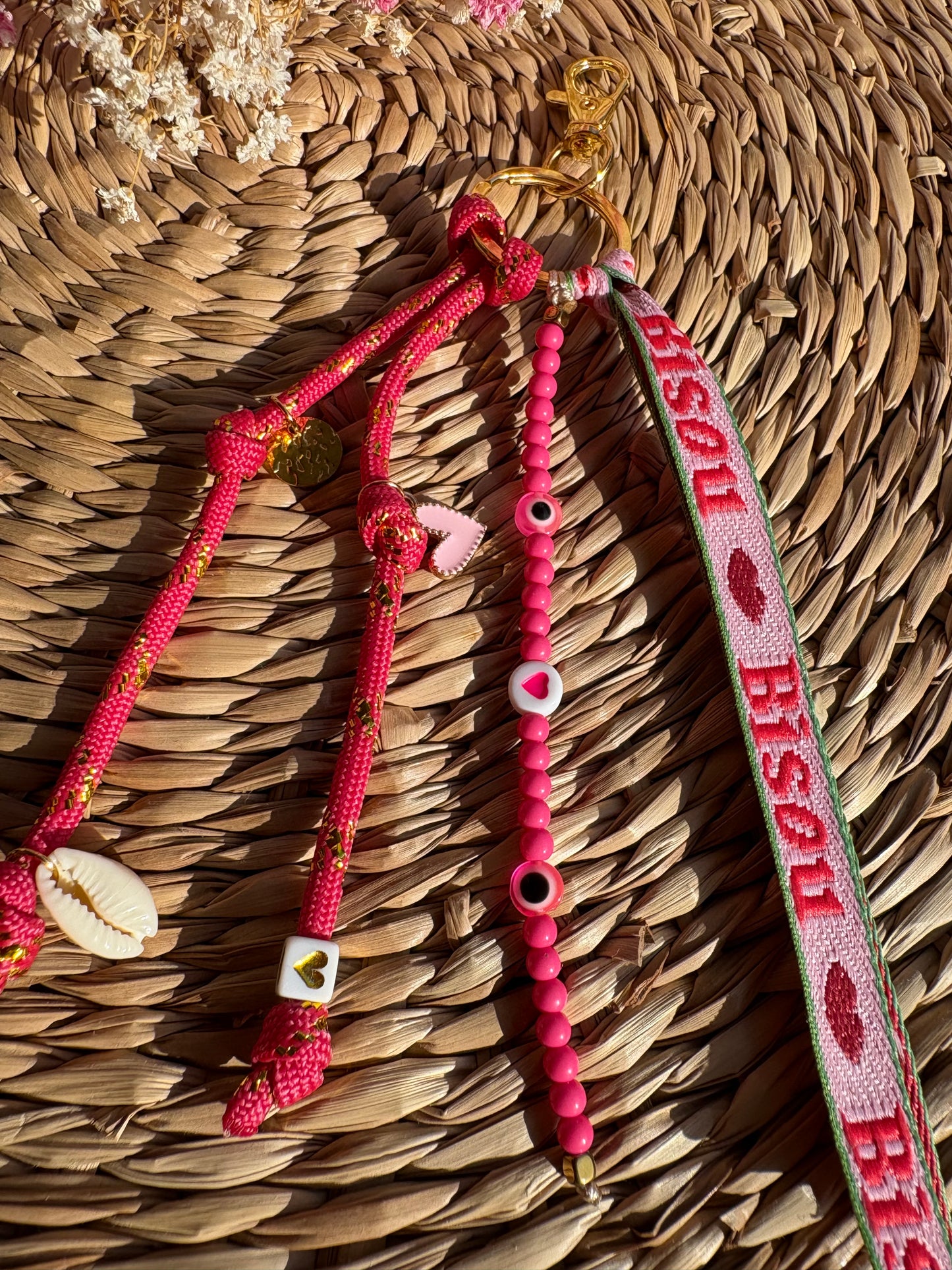 Grigri porte clef bisou rose