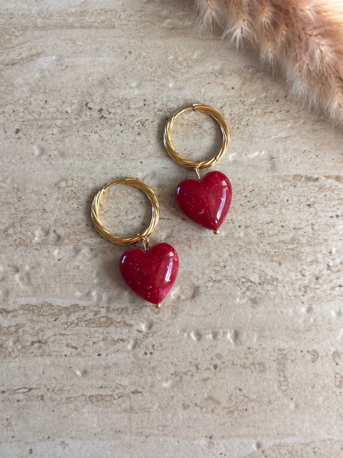Boucles d’oreilles EVA créoles acier inoxydable et cœur en résine