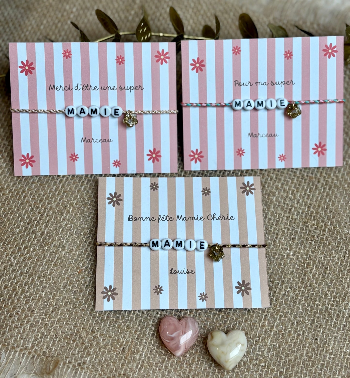 Bracelet et carte personnalisés pour la fête des Mamies