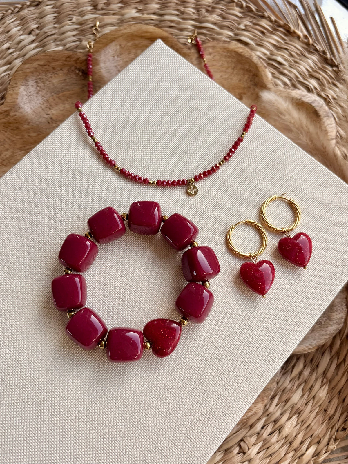 Bracelet PAOLA perles en résine et coeur bordeaux