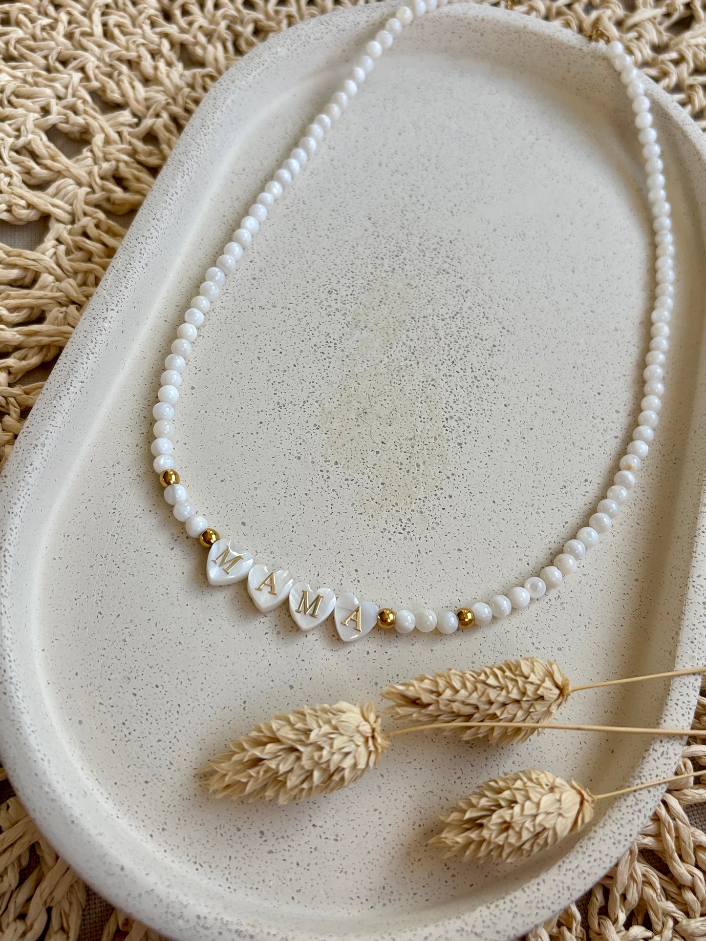 Collier MAMA en coquillage et acier inoxydable