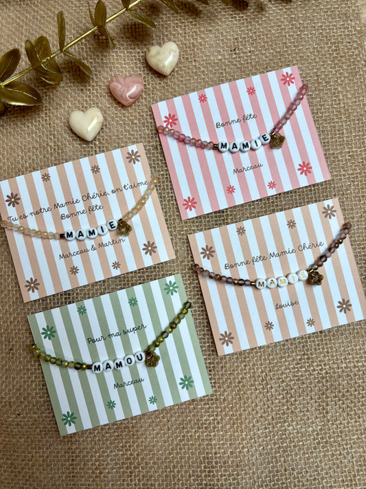 Bracelet et carte personnalisés pour la fête des Mamies