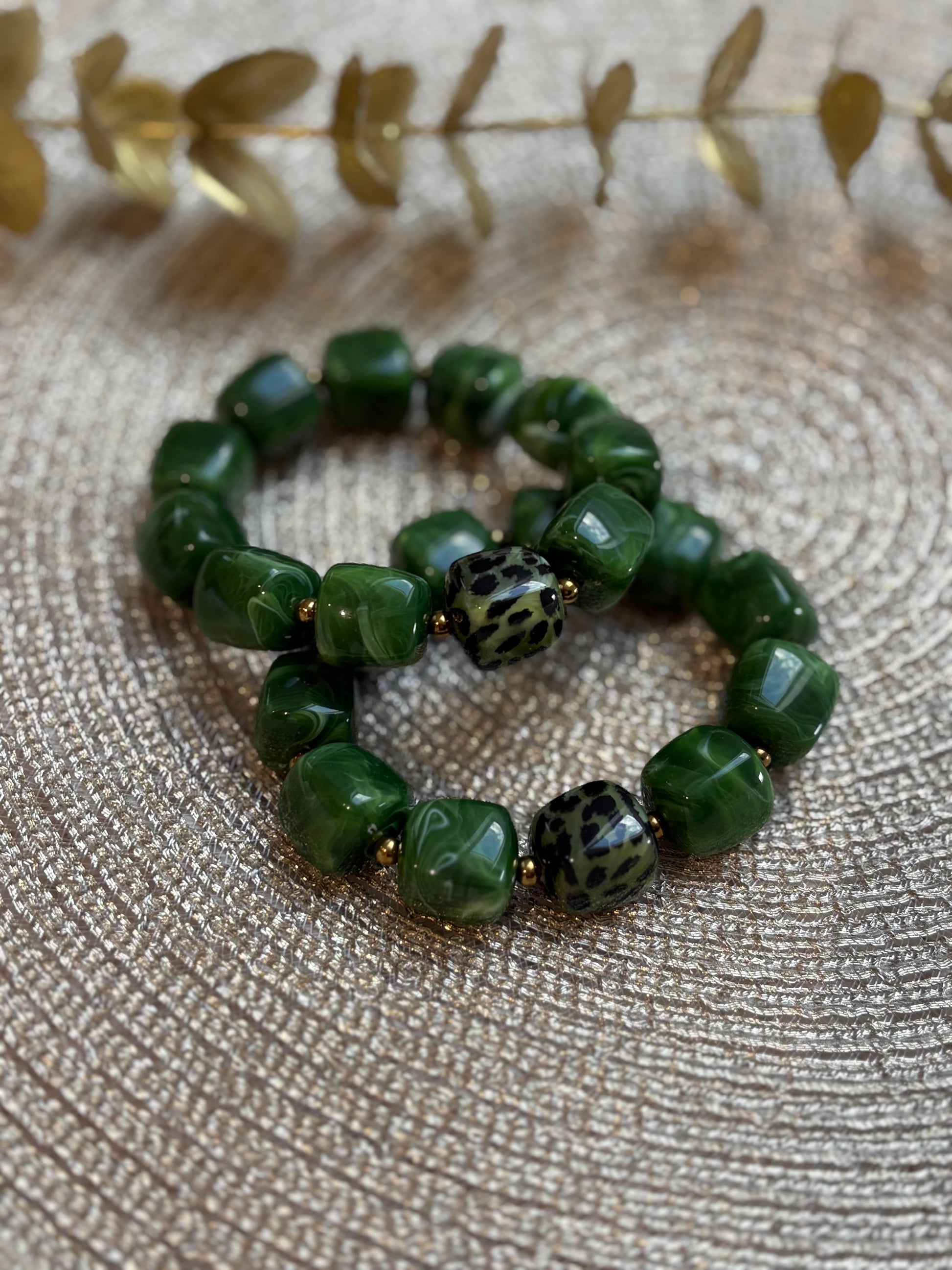 Bracelet grosses perles vertes et léopard - bijoux fait main femme