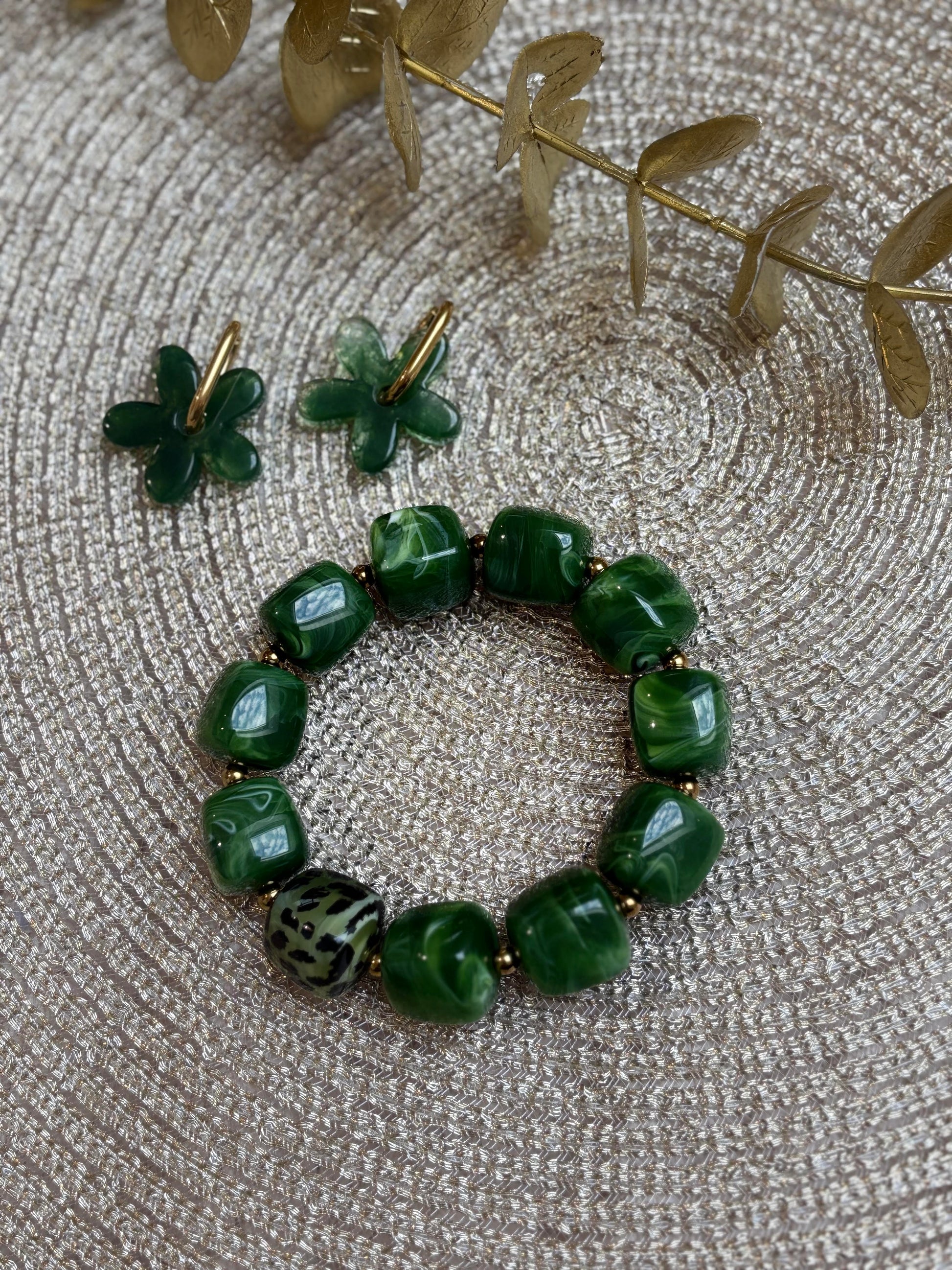 Bracelet grosses perles vertes et léopard - bijoux fait main femme