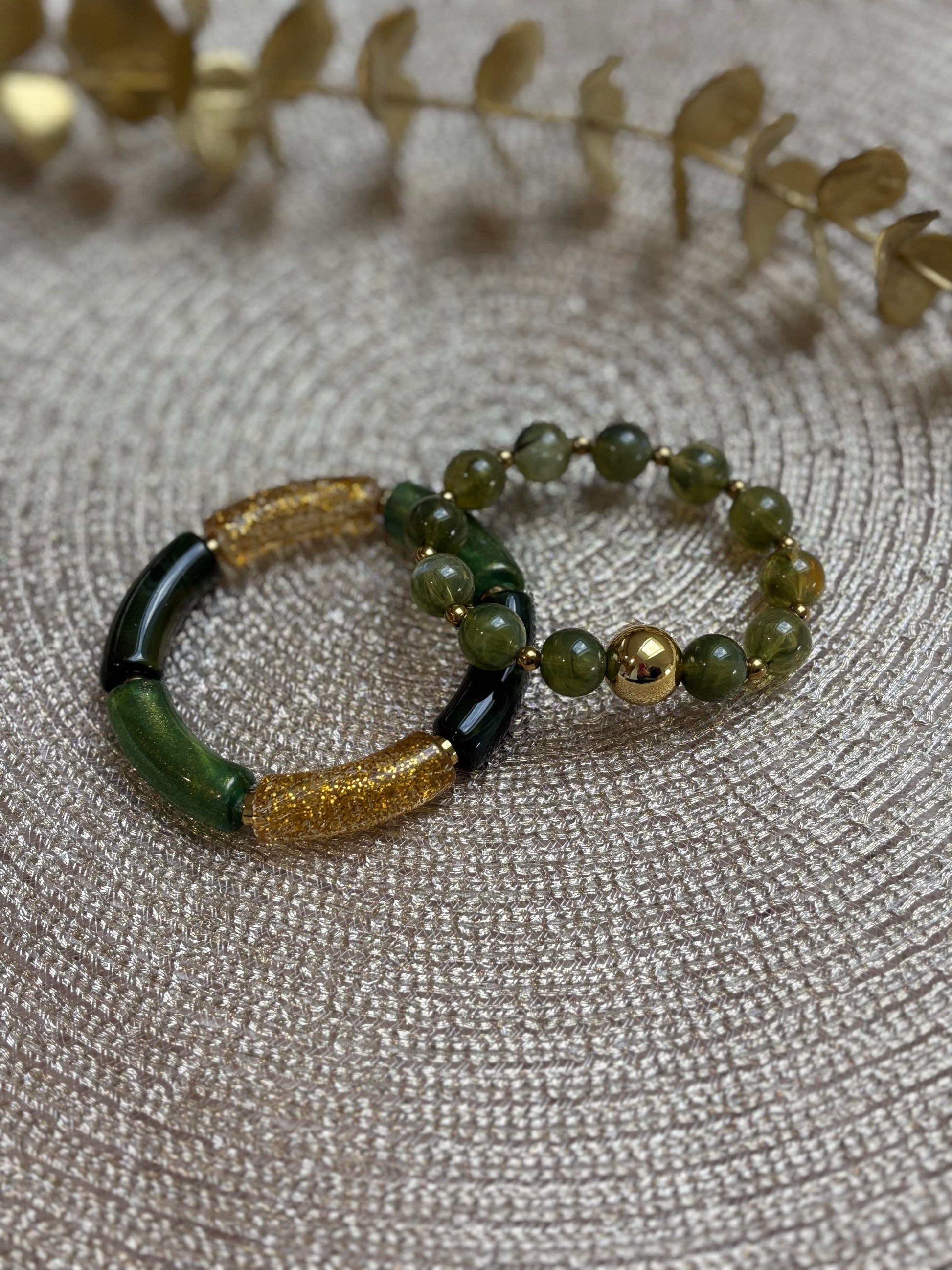 bracelet tube elastique vert à paillettes et doré - bijoux femme fait main