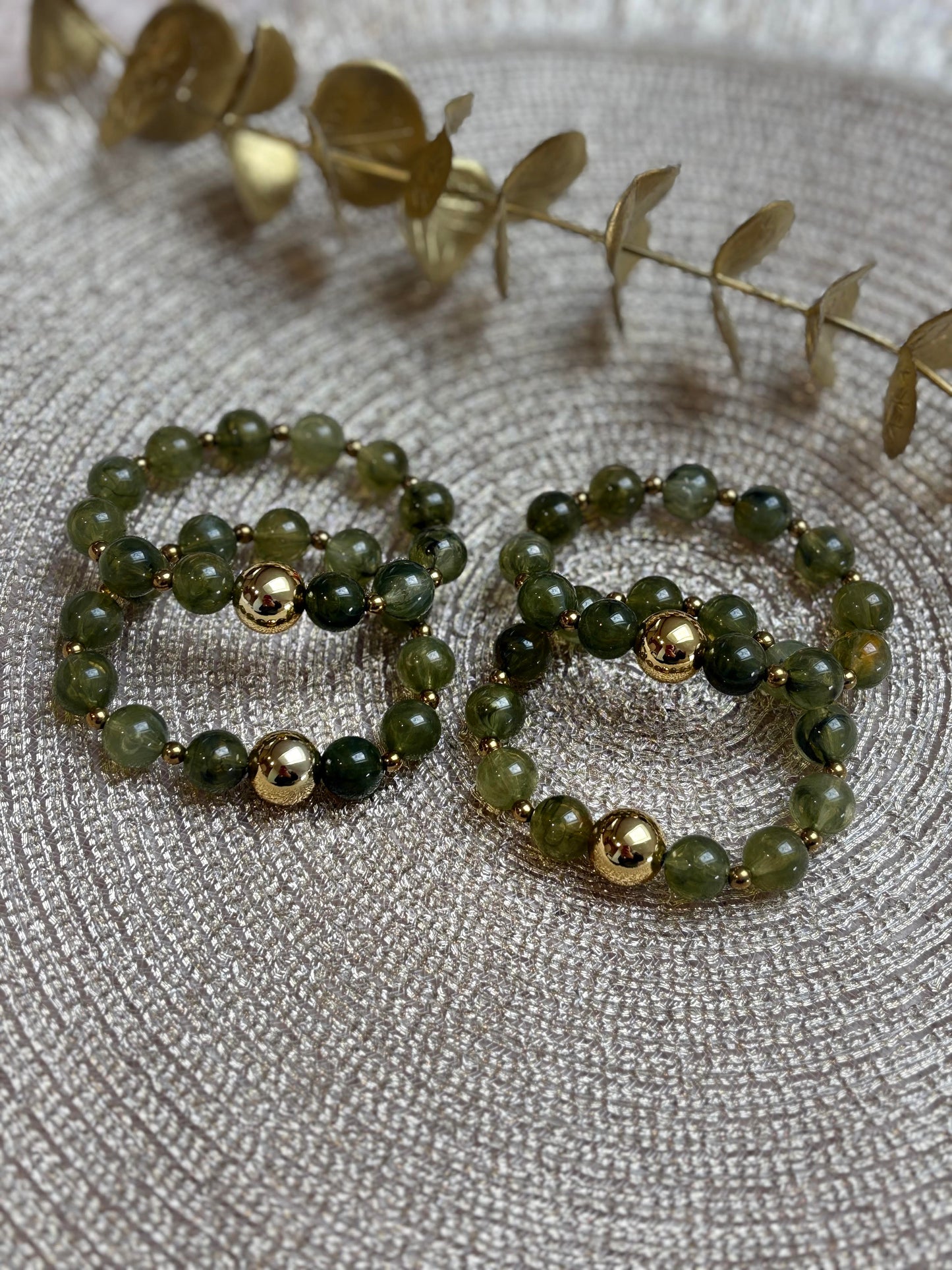 bracelet en perles vert olive et doré - bijoux fait main femme